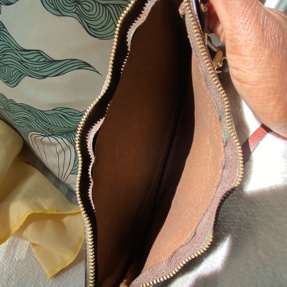 Vintage Authentic Louis Vuitton Pouchette (2001) - Picture 5 of 12